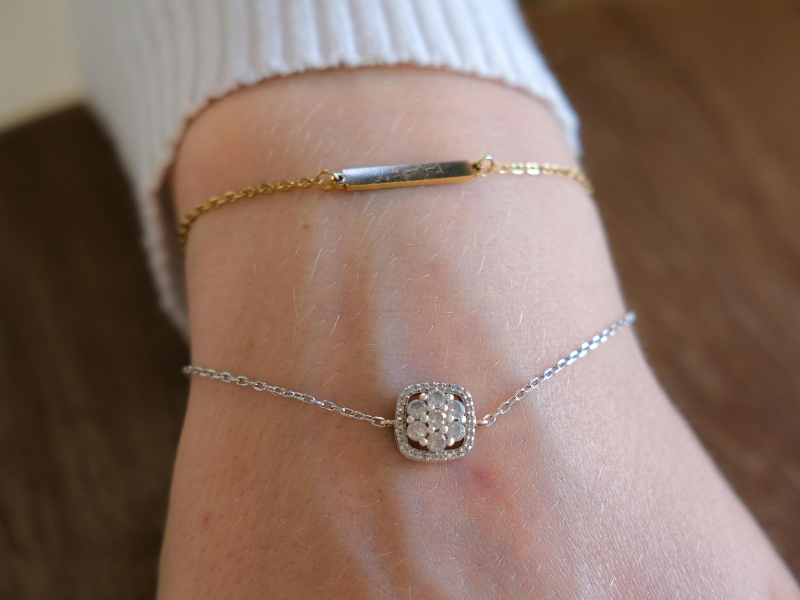 cluster diamonds bracelets in white gold